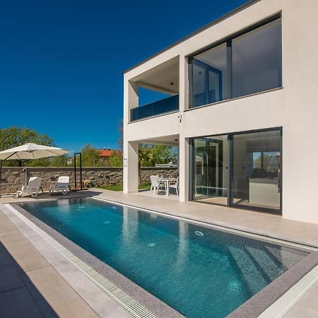 Luxury Villa Weiss - Malinska - Heated Pool - Central Floor Heating In Winter Екстериор снимка