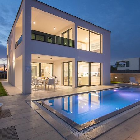 Luxury Villa Weiss - Malinska - Heated Pool - Central Floor Heating In Winter Екстериор снимка