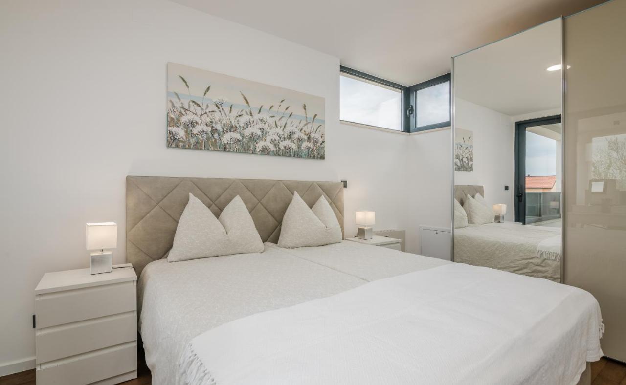 Luxury Villa Weiss - Malinska - Heated Pool - Central Floor Heating In Winter Екстериор снимка